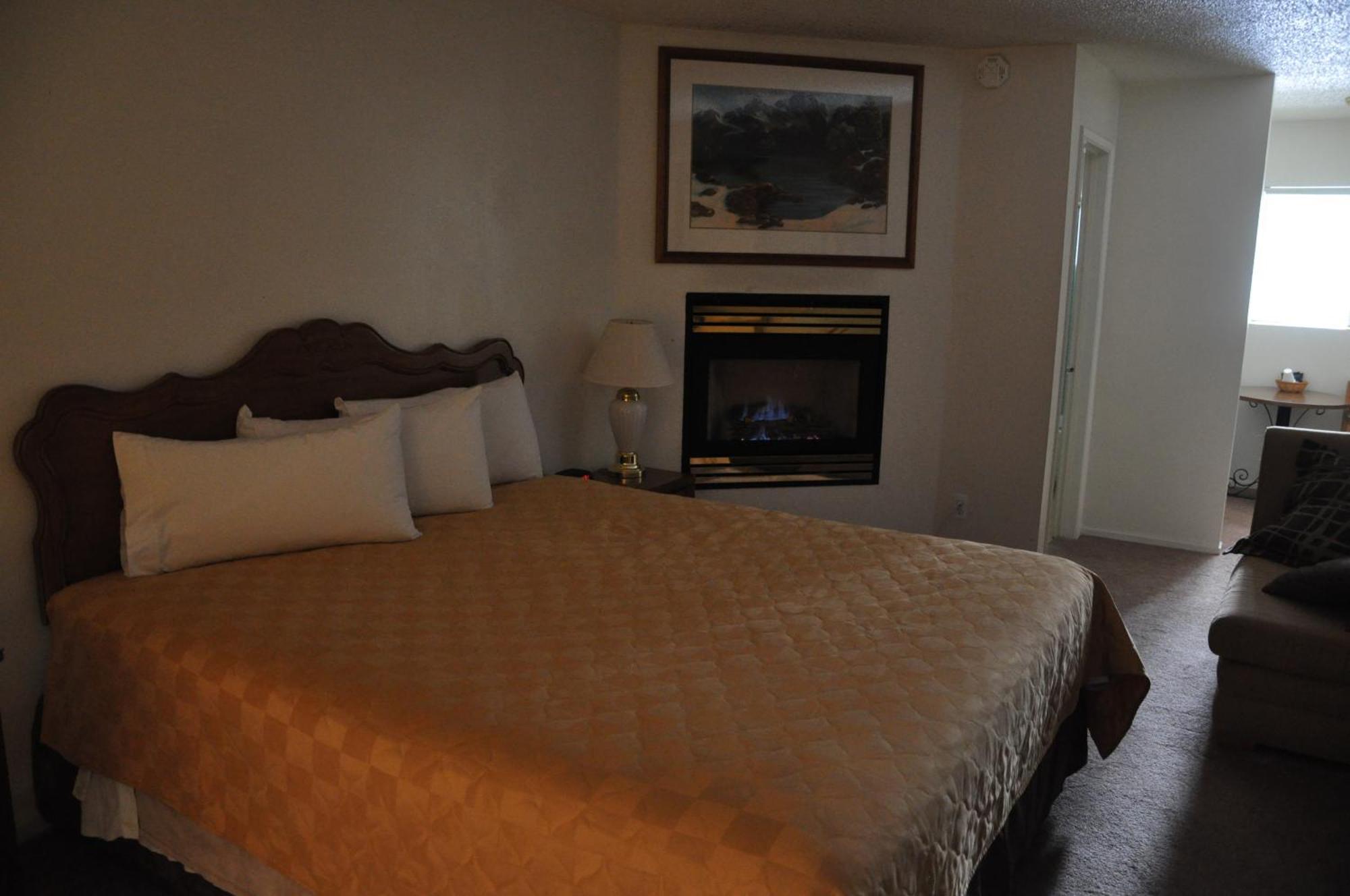 Cedar Inn & Suites South Lake Tahoe Exterior photo