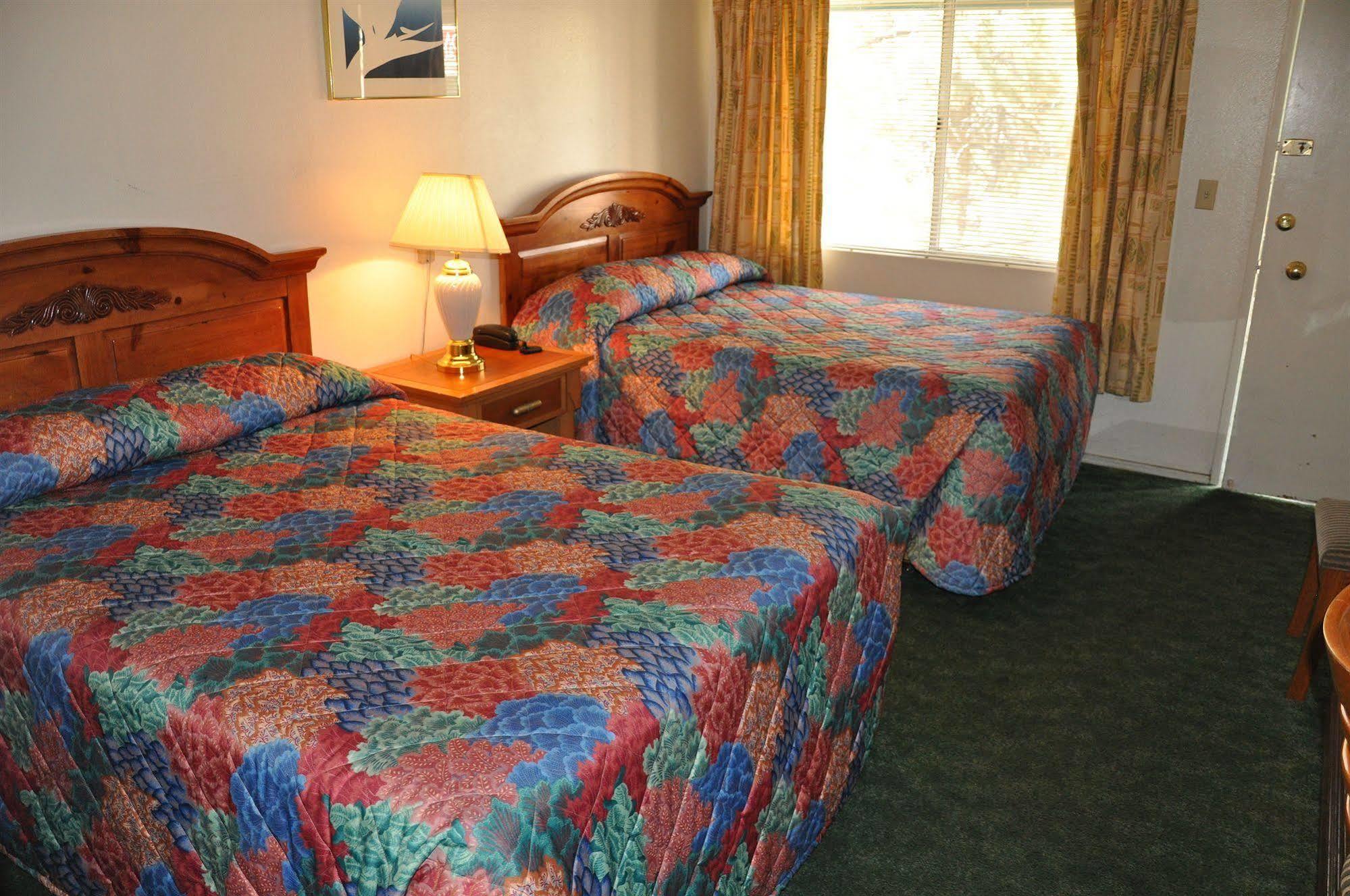 Cedar Inn & Suites South Lake Tahoe Exterior photo