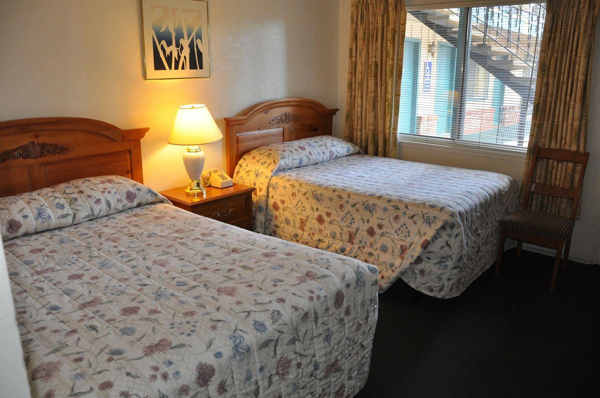 Cedar Inn & Suites South Lake Tahoe Exterior photo