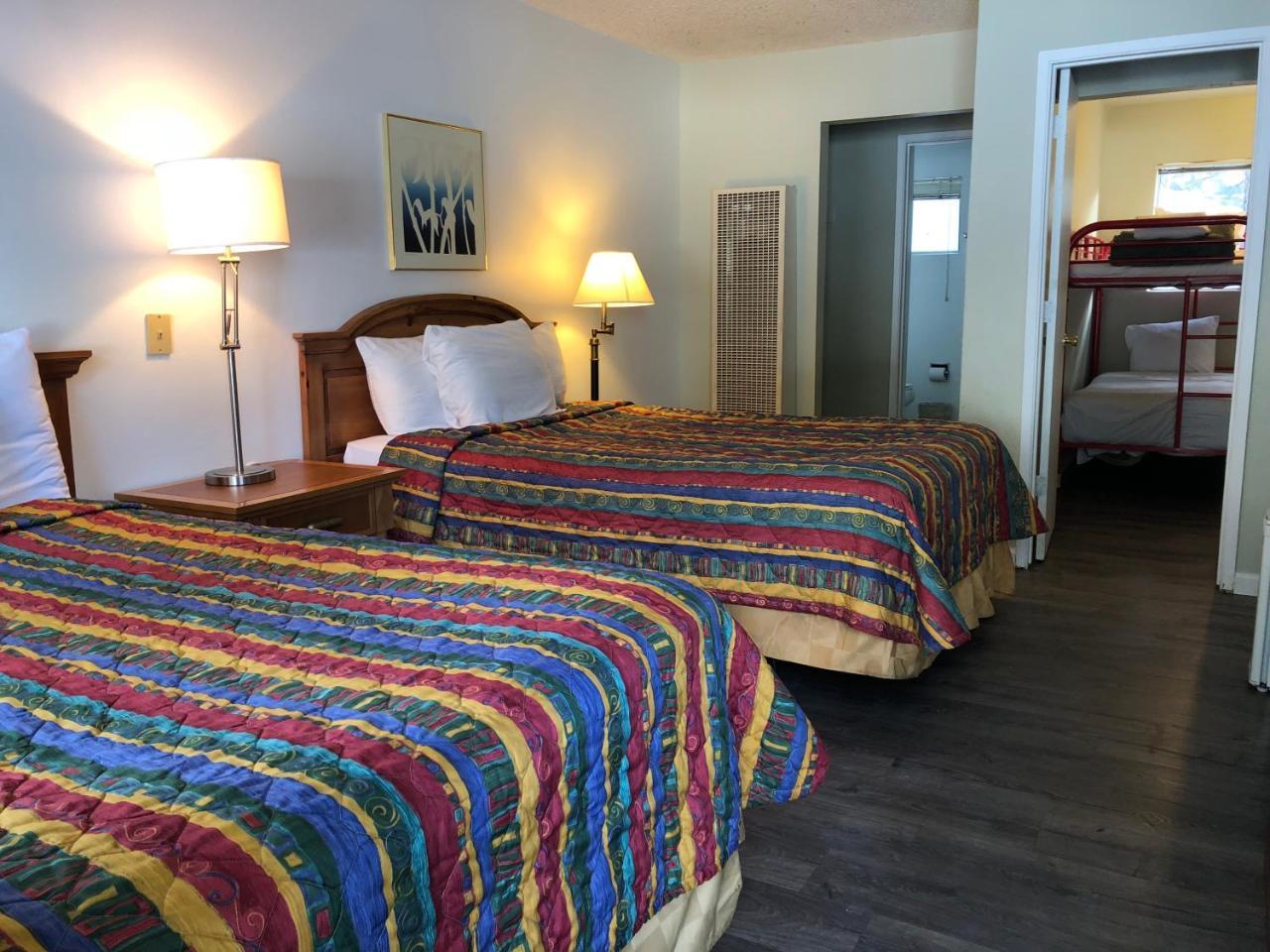 Cedar Inn & Suites South Lake Tahoe Room photo